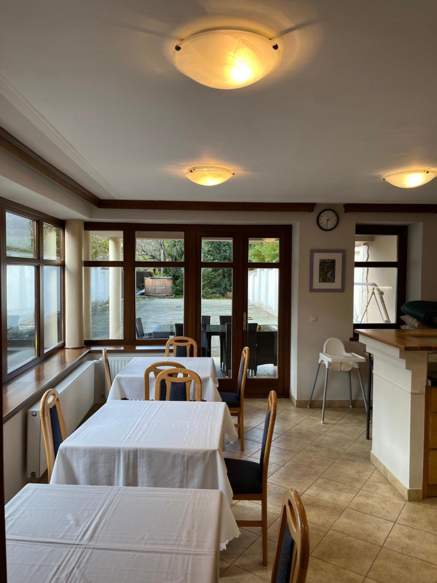 Aranykert Vendeghaz Hotel Eger Exterior photo